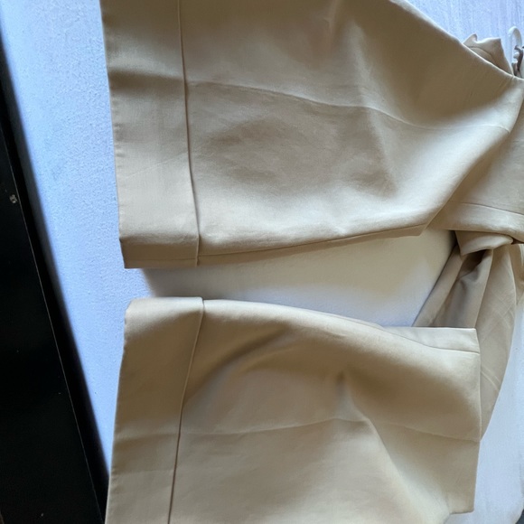 Sateen material midrise cuffed flare - Picture 4 of 4